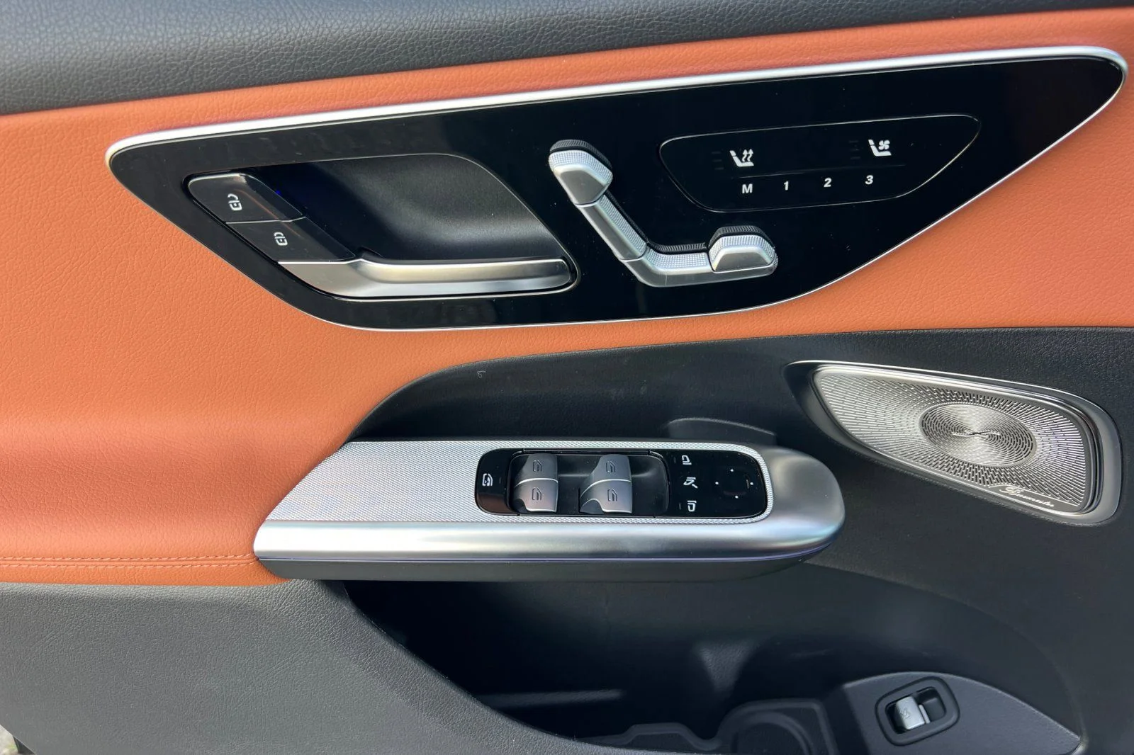 New 2026 Black Mercedes-Benz GLC 300 image 14