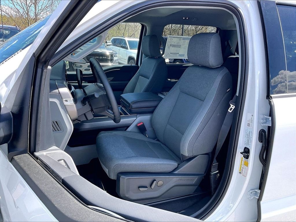 New 2026 Oxford White Ford XLT image 11