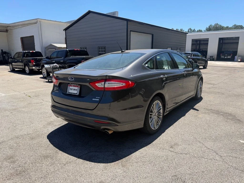 Used 2015 Gray Ford SE image 7