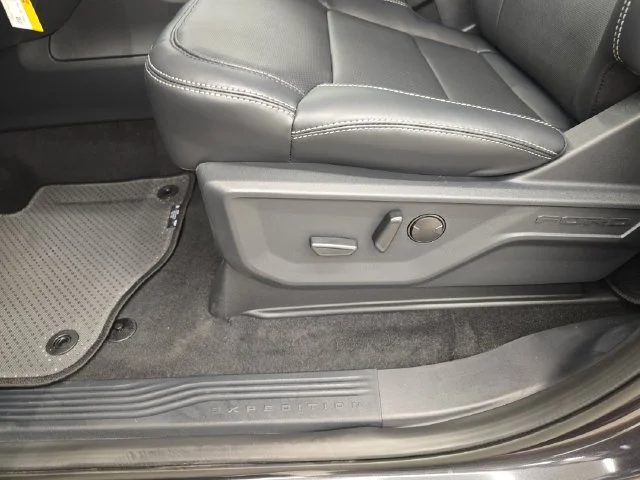 New 2027 Dark Matter Gray Metallic Ford MAX Platinum image 46