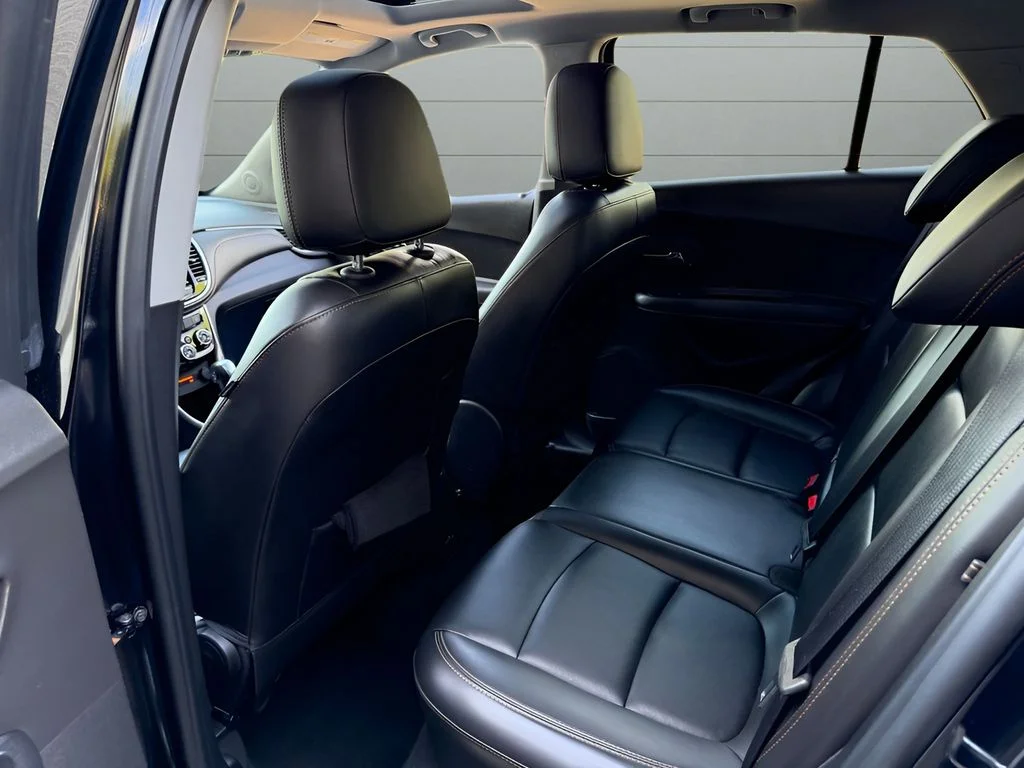 Used 2018 Black Chevrolet Premier image 23