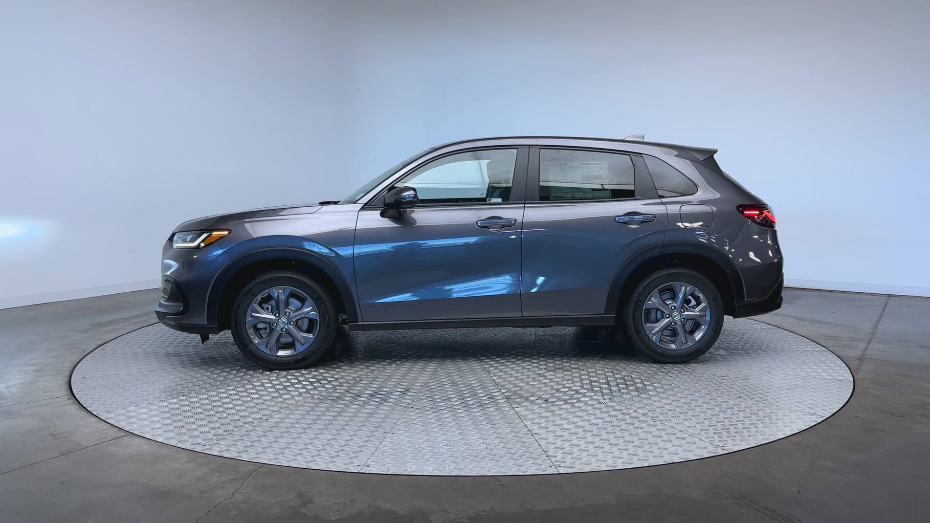 New 2026 Modern Steel Metallic Honda LX image 5