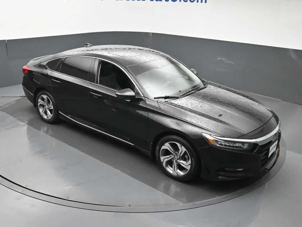 Used 2018 Black Honda EX-L image 3