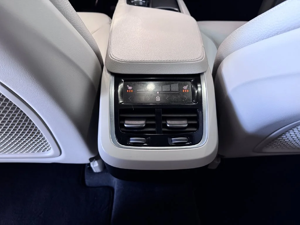 2021 Volvo XC90 Momentum - Photo 28