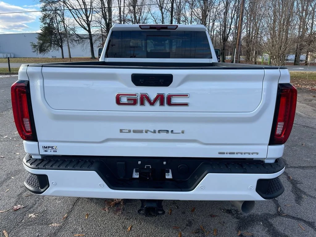 Used 2022 Summit White GMC Denali image 4