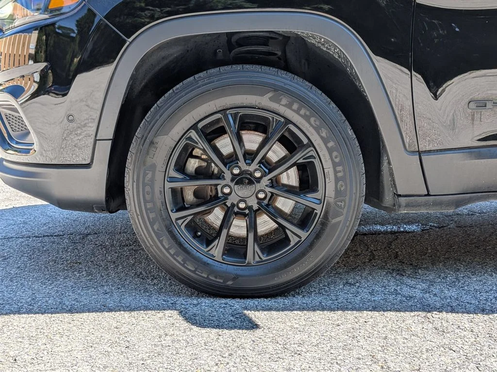 Used 2023 Black Jeep Altitude image 27