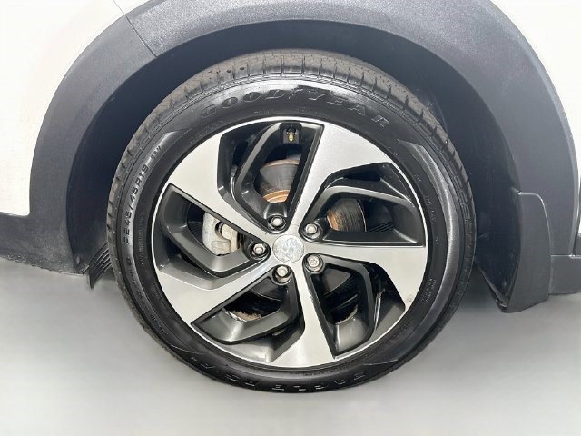 Used 2017 Dazzling White Hyundai Limited image 34