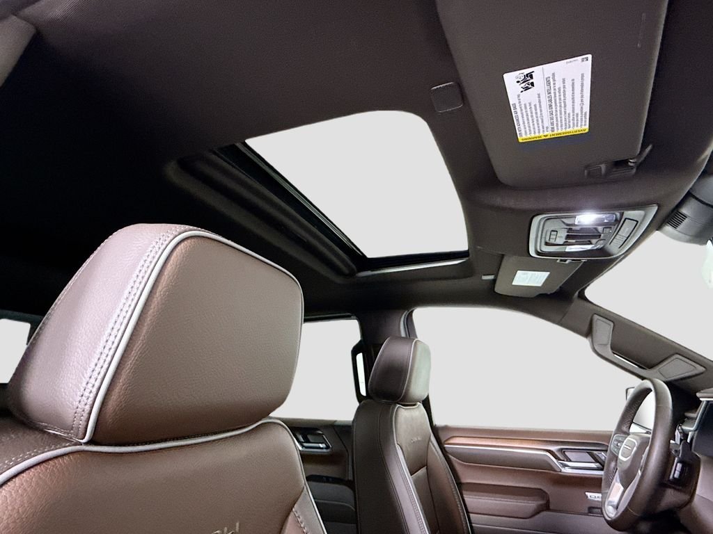 Used 2024 Red GMC Denali image 19