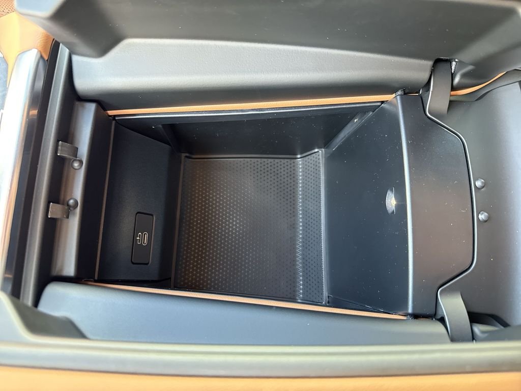 New 2026 Gray Metallic BMW xDrive40i image 17