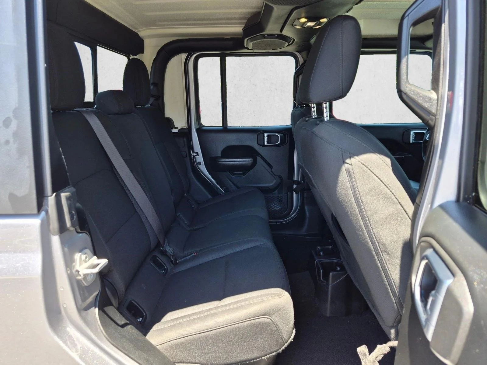Used 2020 Billet Silver Metallic Clearcoat Jeep Sport S image 13