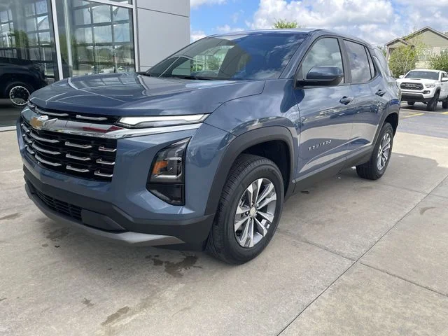 2025 Chevrolet Equinox LT - Photo 12