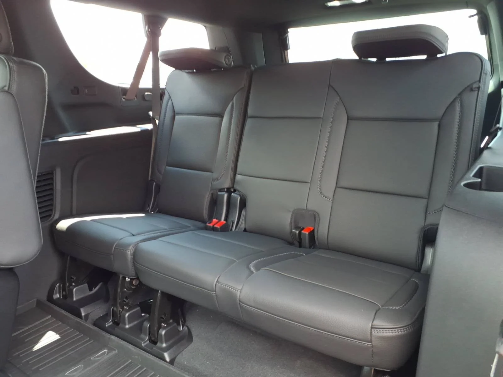 2026 GMC Yukon XL Denali - Photo 9