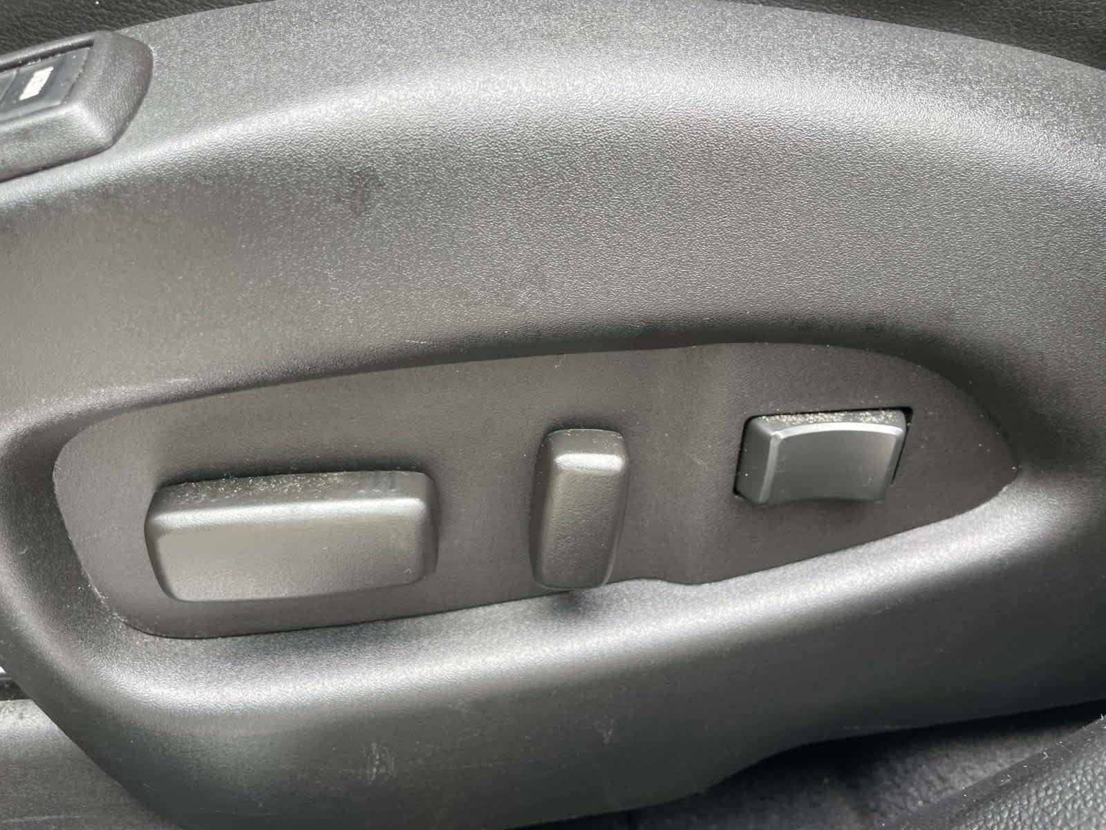 Used 2015 Radiant Silver Metallic Cadillac Luxury Collection image 18