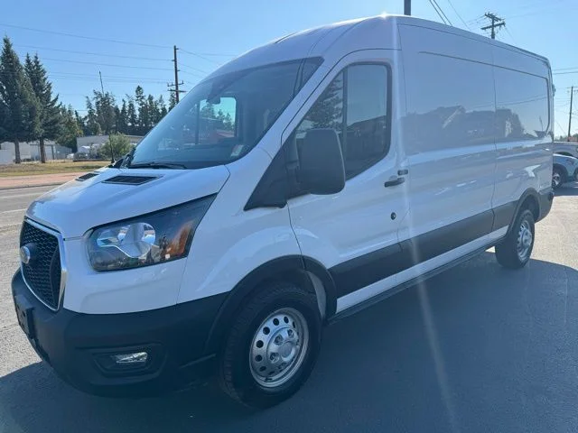 New 2026 Oxford White Ford Base image 8