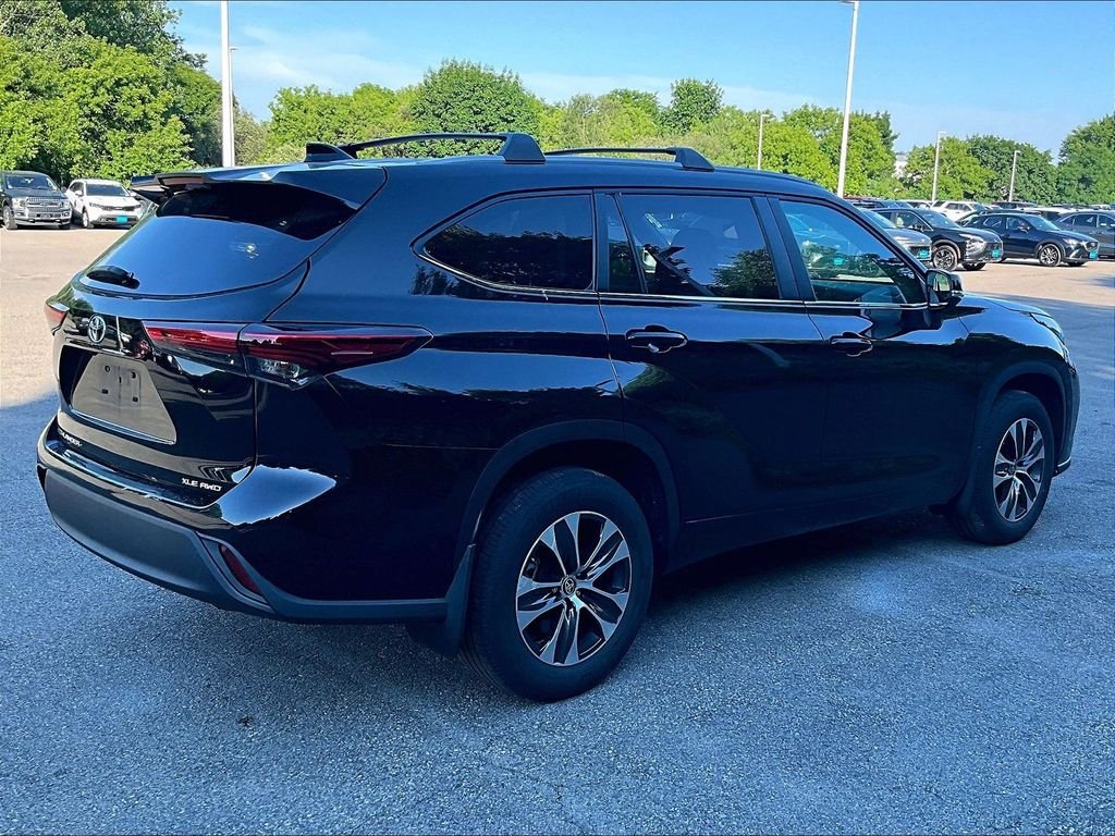 Used 2023 Black Toyota XLE image 6