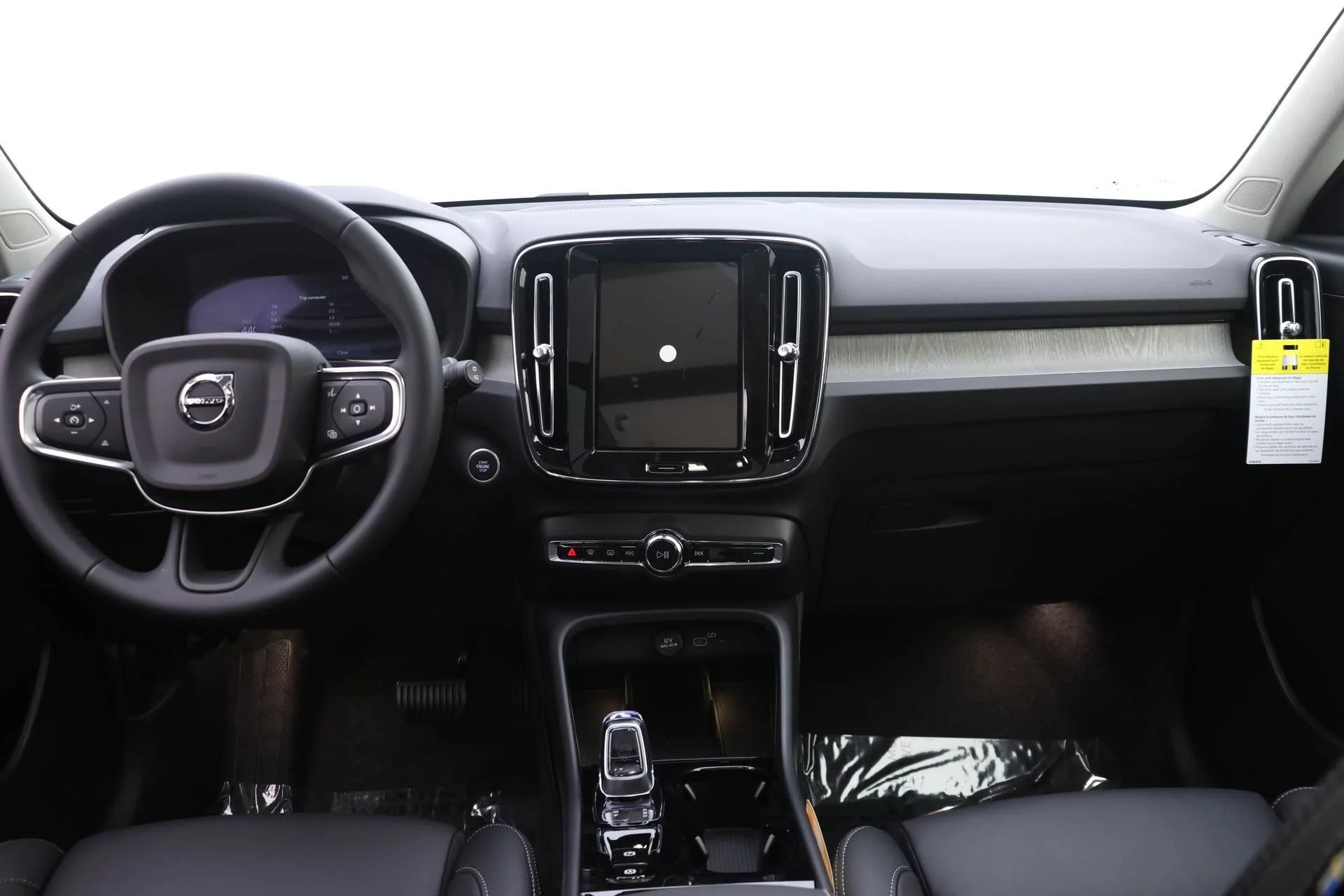 2025 Volvo XC40 Ultra - Photo 8