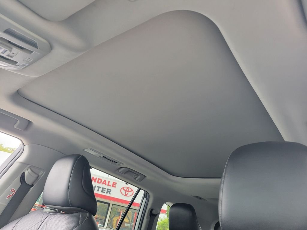 2023 Toyota Highlander Platinum - Photo 11