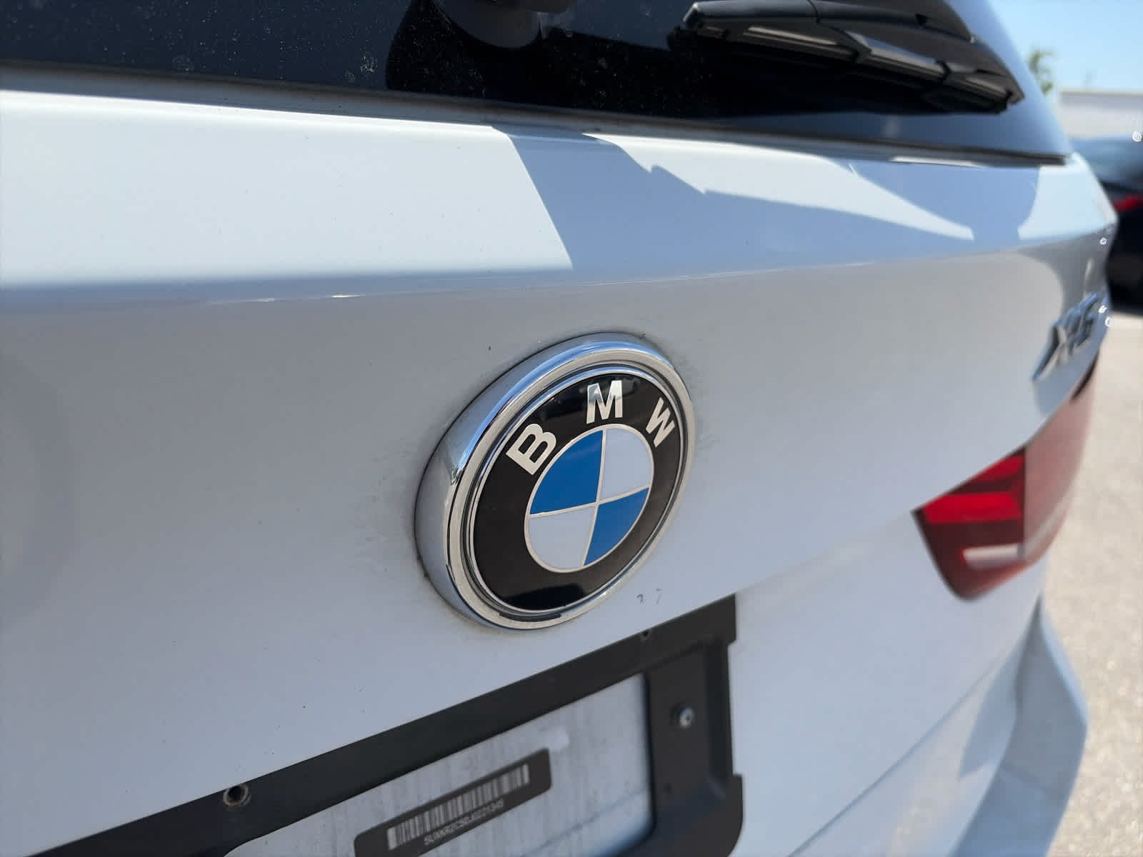 Used 2018 Alpine White BMW sDrive35i image 4