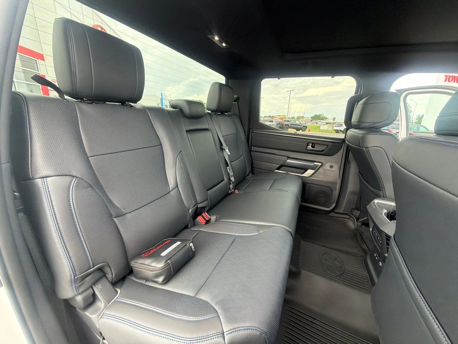 New 2026 Wind Chill Pearl Toyota Platinum image 34