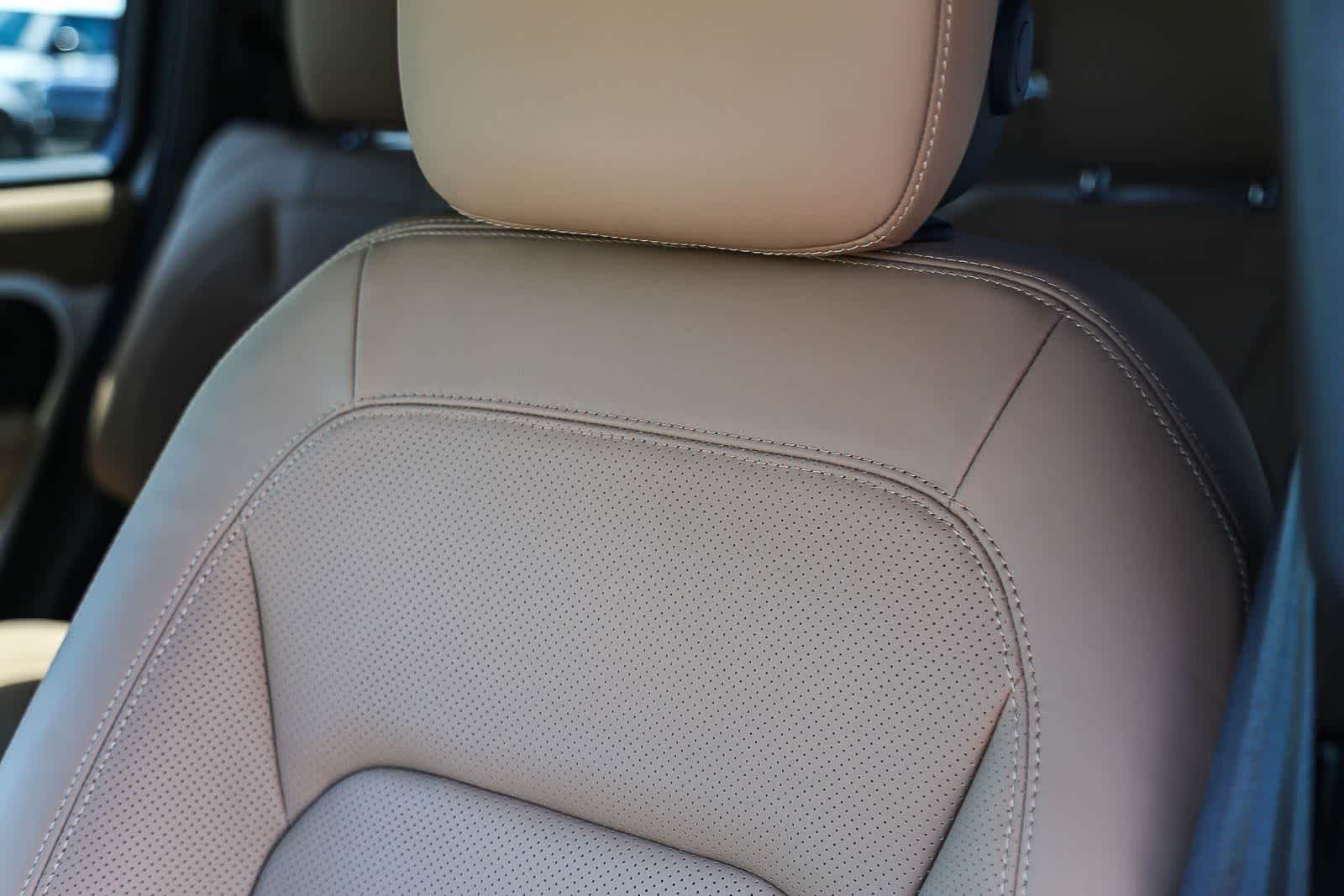 New 2026 Fuji White Land Rover X-Dynamic SE image 21