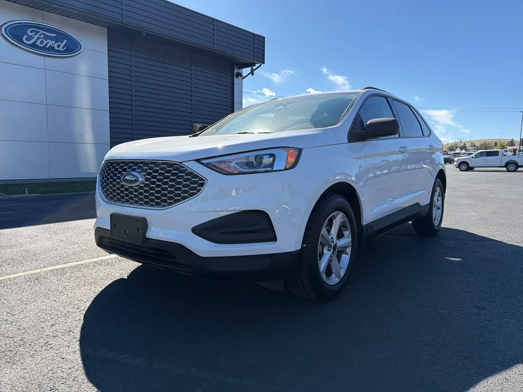 Certified Used 2024 Oxford White Ford SE image 25