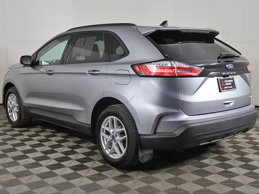 Used 2022 Silver Ford SE image 7