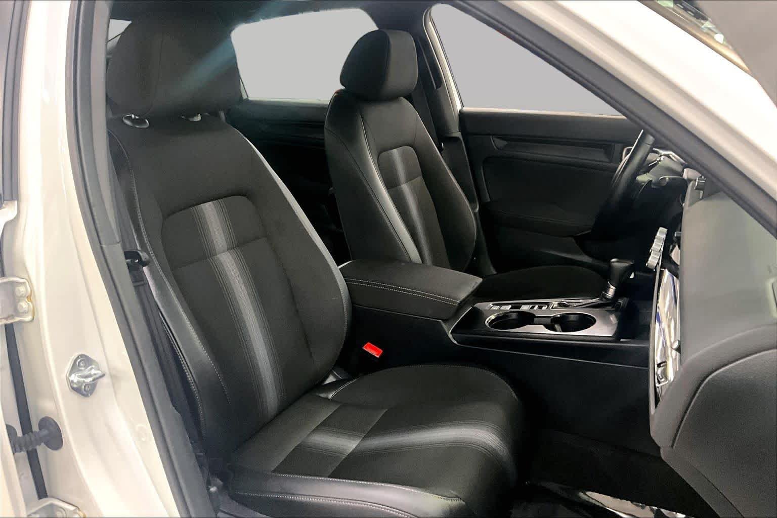 Used 2023 Platinum White Pearl Honda Sport image 9