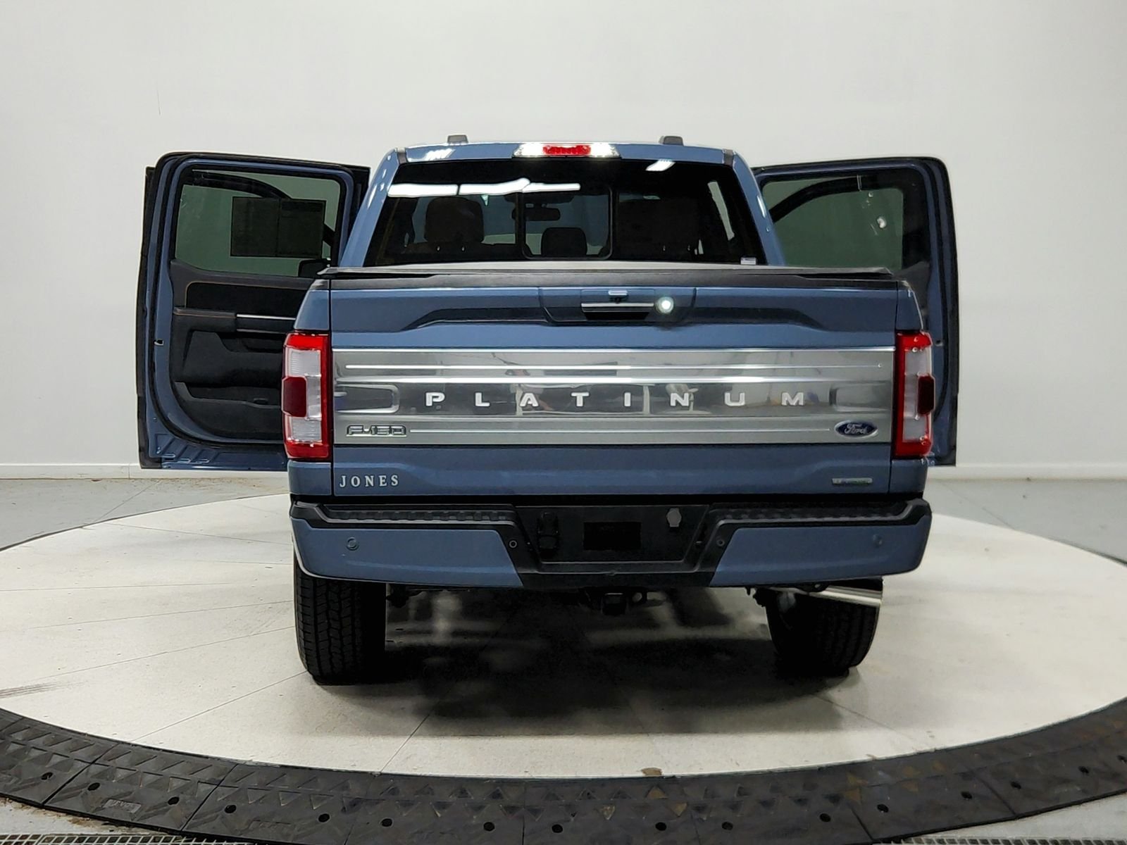 Used 2023 Azure / Gray Metallic Ford Platinum image 15