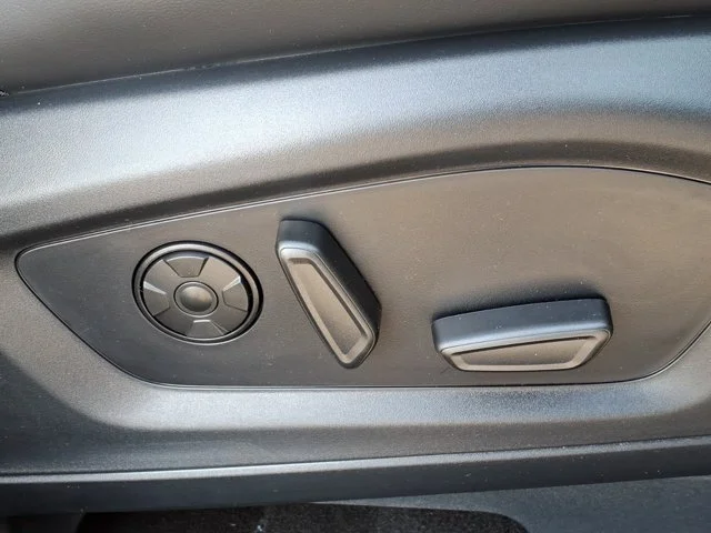 New 2026 Star White Metallic Tri-Coat Ford Tremor image 29