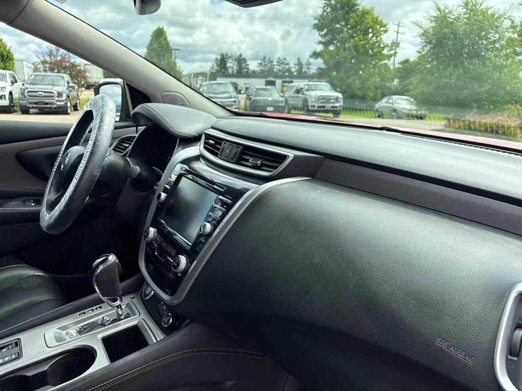 Used 2020 Cayenne Red Metallic Nissan SL image 33