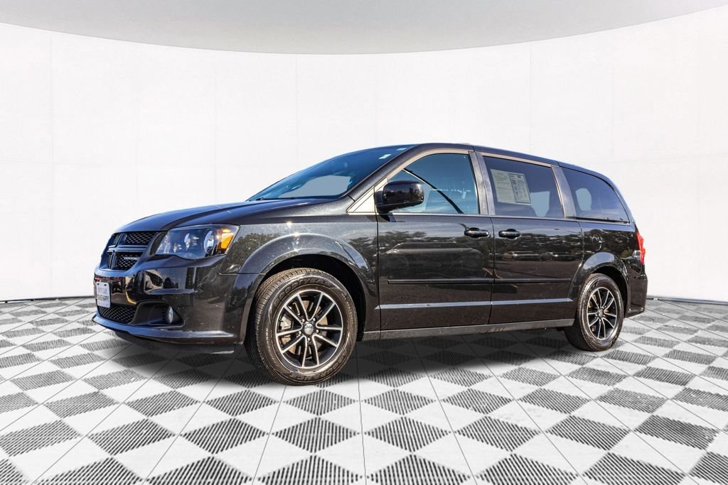 Used 2017 Black Dodge SXT image 6