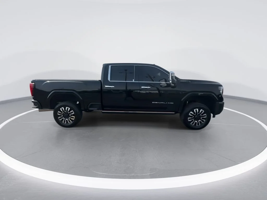 Used 2025 Black GMC Denali Ultimate image 9