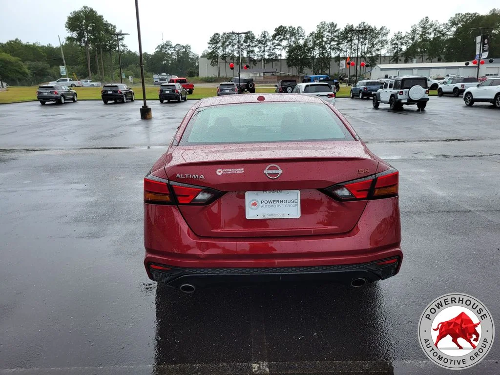 Used 2024 Red Nissan 2.5 SR image 5