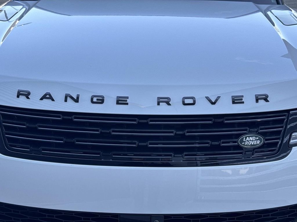 Used 2025 Fuji White Land Rover Autobiography image 11