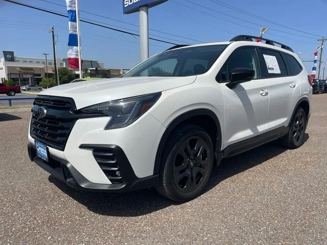 Used 2025 White Subaru Onyx Edition image 3