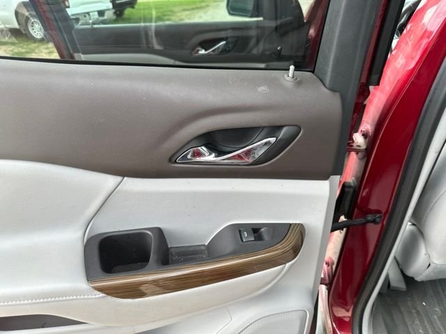 Used 2020 Red GMC SLE image 25