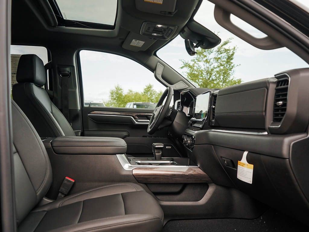 2026 Chevrolet Silverado 1500 LTZ - Photo 8