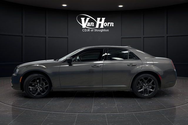 Used 2023 Granite Crystal Metallic Clearcoat Chrysler Touring image 10