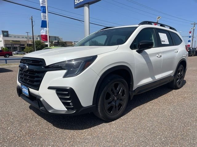 Used 2025 White Subaru Onyx Edition image 3