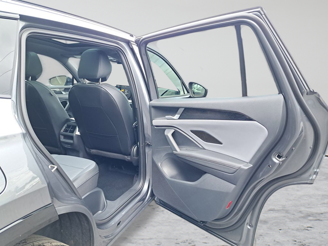 2025 Volkswagen Tiguan SE R-LINE BLACK - Photo 13