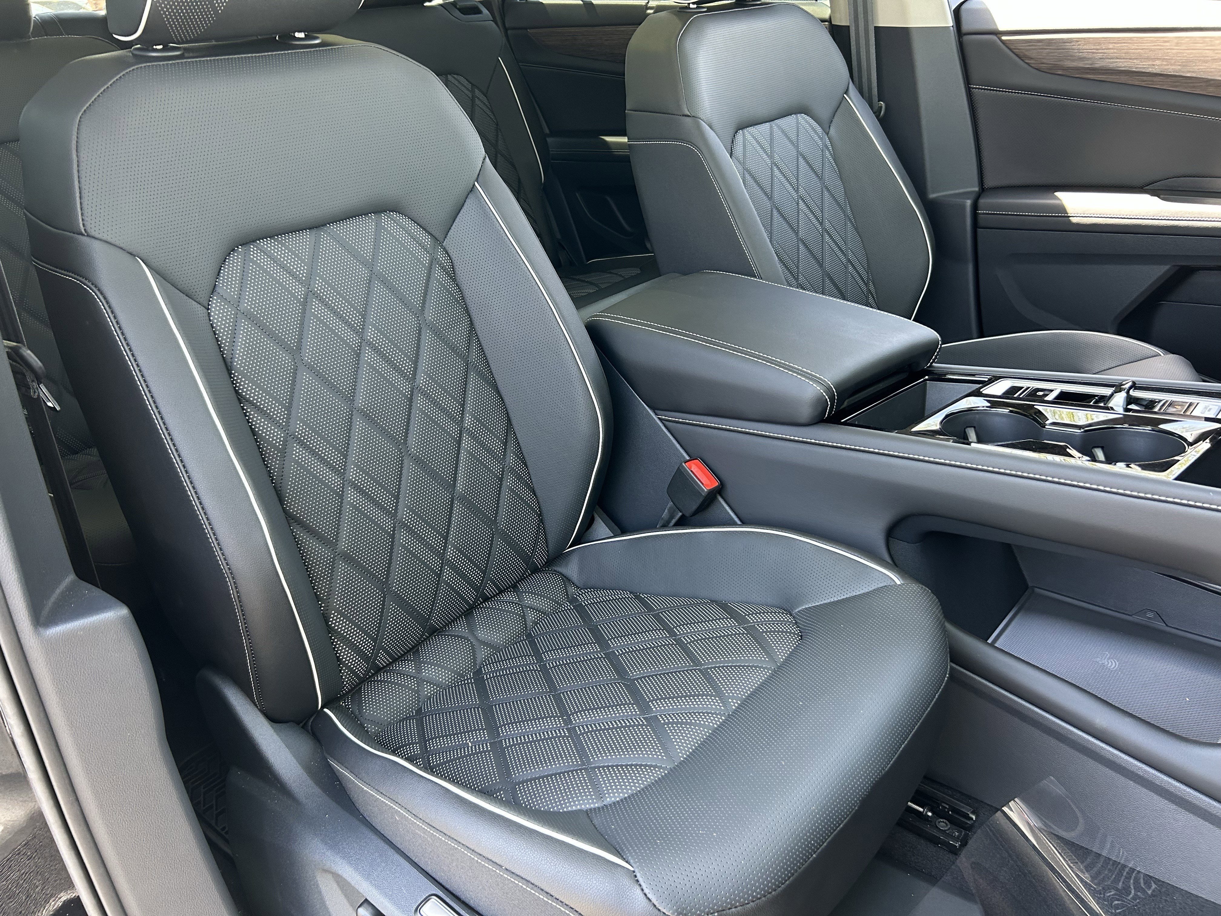 New 2026 Deep Black Pearl Volkswagen 2.0T SEL Premium R-Line image 6