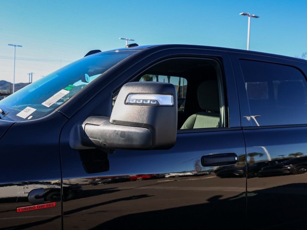 New 2026 Diamond Black Crystal Pearl-Coat Exterior Paint RAM Big Horn Night Edition image 10