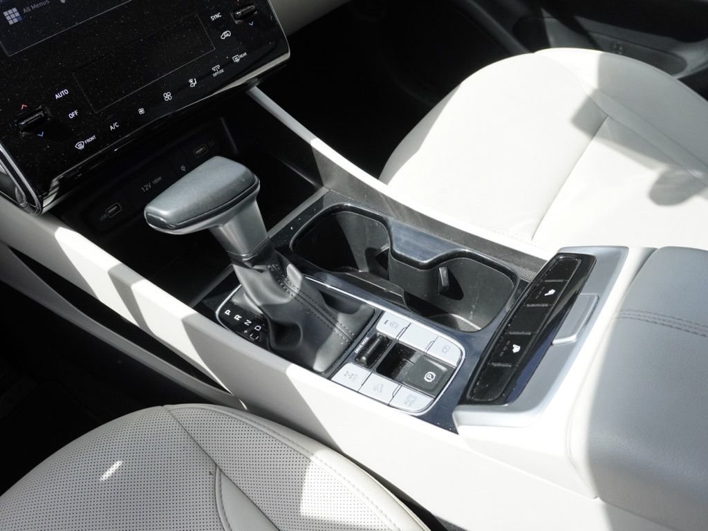 Used 2023 Black Hyundai SEL image 12