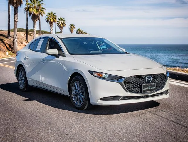Certified Used 2022 White Mazda 2.5 S image 5