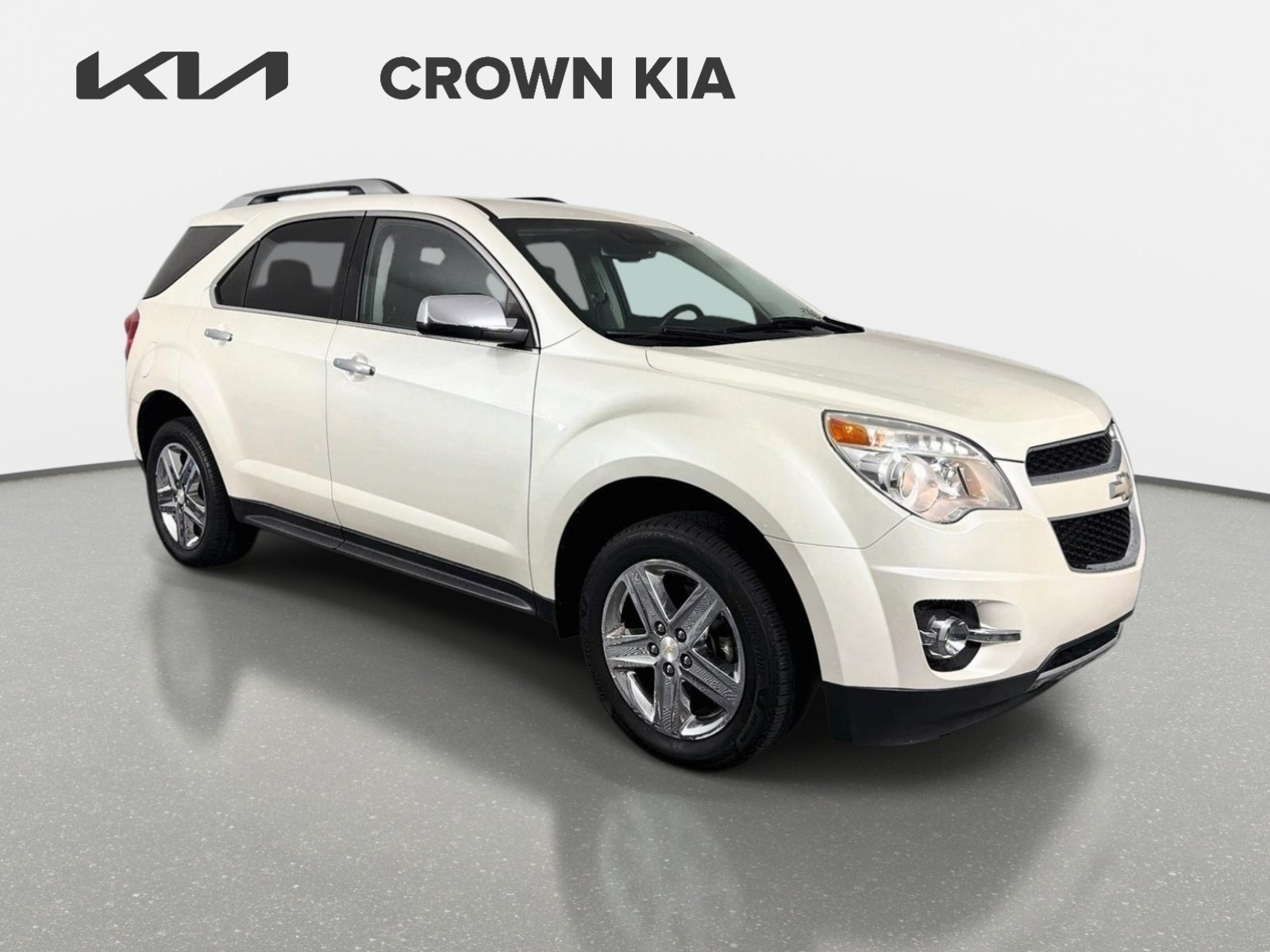 Used 2015 White Diamond Pearl Chevrolet LTZ image 3