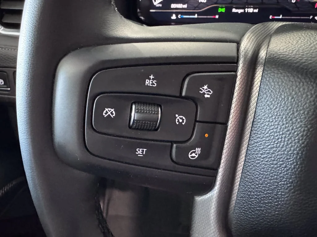 2024 GMC Yukon Denali - Photo 18