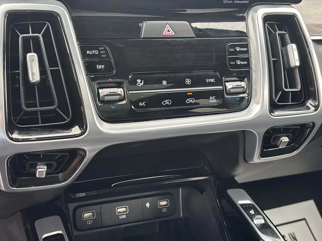 Used 2022 Black Kia X-Line EX image 33