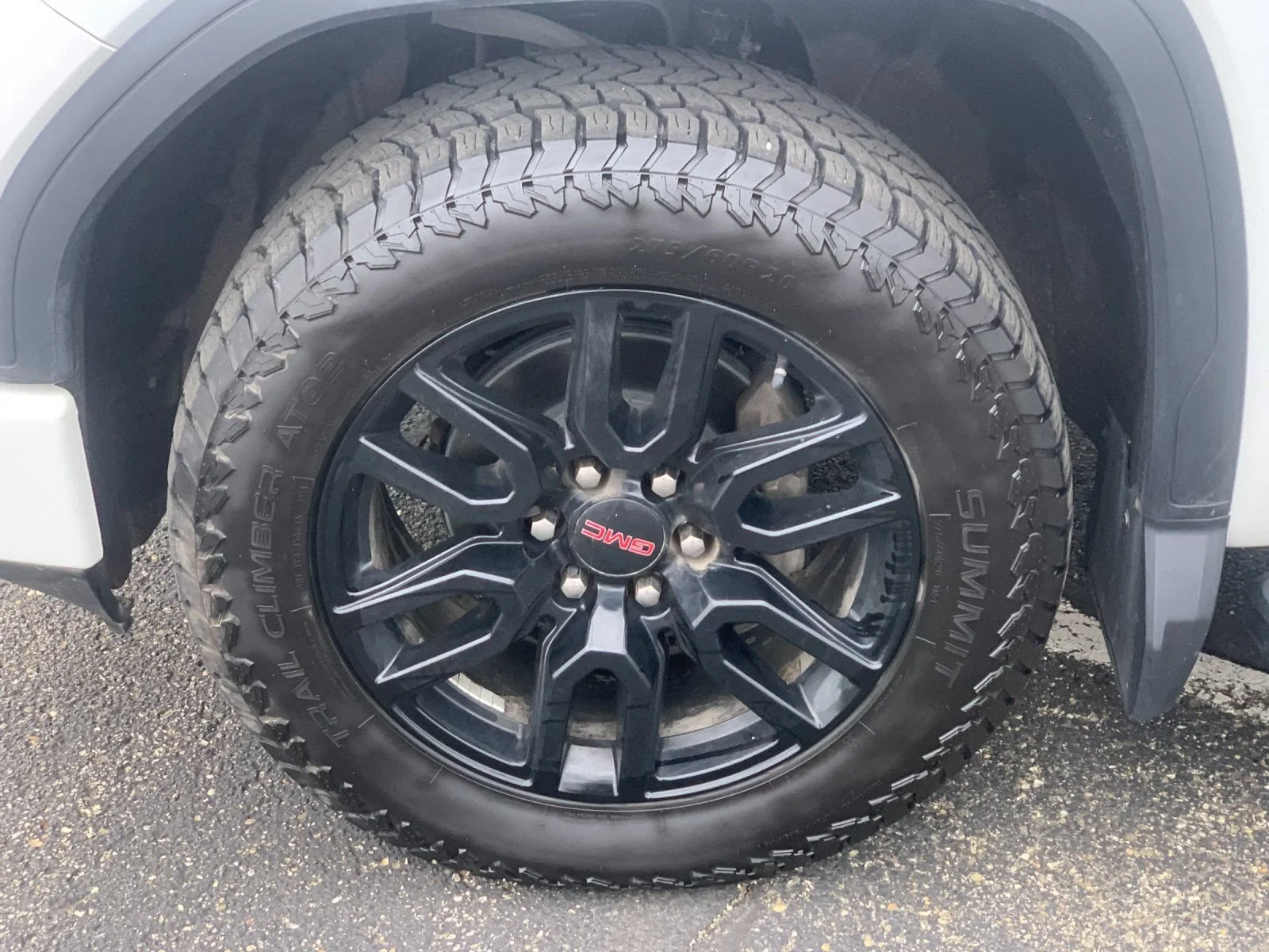 Used 2021 Summit White GMC Elevation image 31