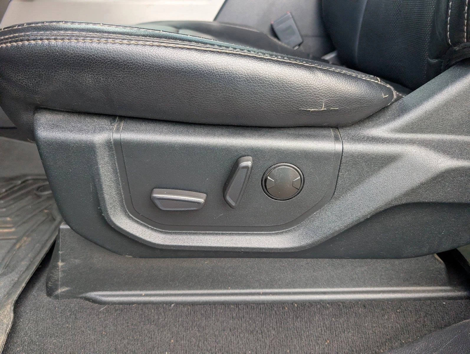 Used 2020 Agate Black Ford Lariat image 17