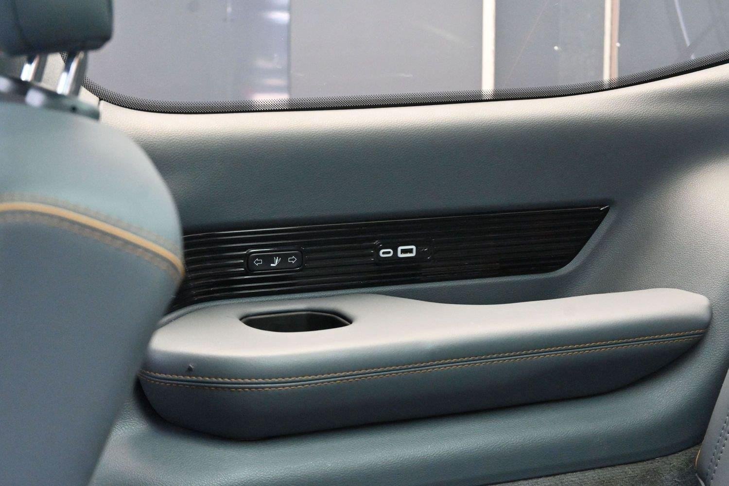 Used 2022 Blue Jeep Series III image 38